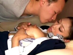 La belle asiatique à gros seins Reiko Kobayakawa a à peine été