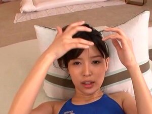 La mignonne asiatique Tsukasa Aoi adore les grosses queues, TsukasaAoi