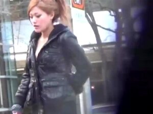 De vraies nanas japonaises filmées en jupe par un voyeur coquin