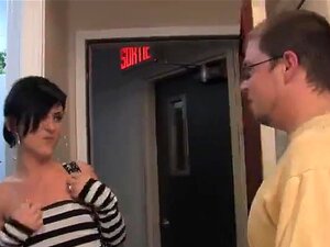 Brune française mignonne babe baisée en levrette, clip de sexe chaud