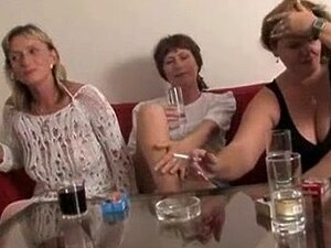 Plusieurs femmes mûres aux gros seins adorent la partie3