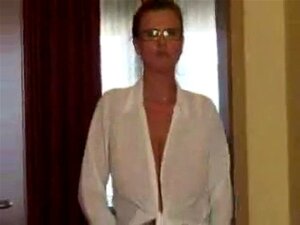 Secrétaire polonaise à gros seins