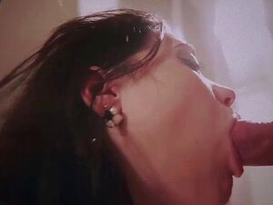 Action sexuelle nocturne après le travail avec la mignonne Gia. Gia