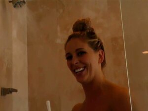 La maman Cherie DeVille et la demi-sœur Liza Rowe partagent un gros