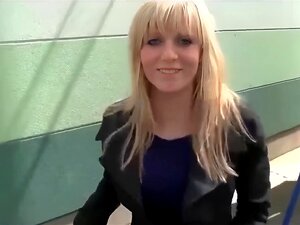 Blonde sexy suce sexy bite pov Grosse Bite Grosse bite et avale sperme