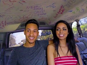 Vienna Black en Latina Go Getter obtient ce qu'elle mérite - BangBus.