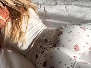 [POV] La demi-soeur Bubble Butt a de belles LÈVRES DE CHATTE GRASSES