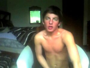 Garçon se branle fort. Garçon se branle fort