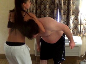 Sexy Girls Mixed Karate Fighting - Soumission féminine