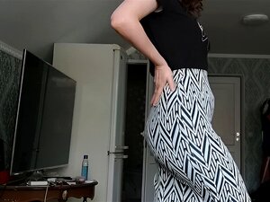 Maman fatiguée, un peu d'entraînement et un gros plan de ses