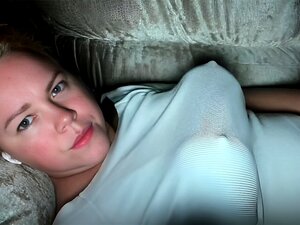 Amateur blonde masturbation anale en solo