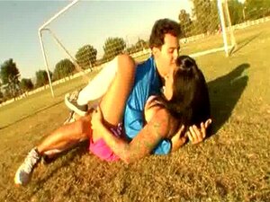 Une fille sportive adore se faire baiser
