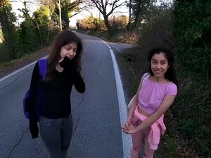 S'amuser avec 2 étrangers qui reviennent du SEXE PUBLIC POV