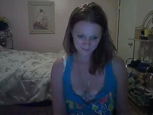 Une étudiante chaude de 21 ans baise son vibromasseur