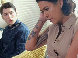 Connor Kennedy a offert sa grosse bite pour remplir son désir. La