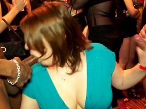 Amateurs européens de fête suce deux mecs