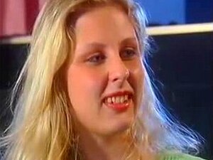 Mega Nichons Mignonne Allemande Julia 19 Y0 jbr Allemande ggg