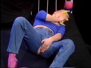 Cheveux courts, Jeans Booty, gode banane