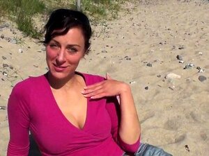 une ses mdel souffle dans sa vw t4 avec une éjaculation faciale