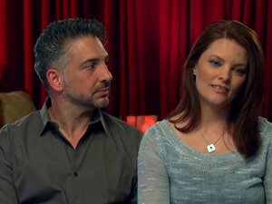 Couple échangiste souhaitant de l'action bisexuelle à une orgie. Le