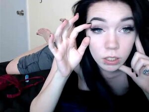 fille jéziboo jouant en direct sur webcam