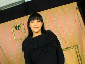 La plantureuse Lisa souffle fort dans sa première scène