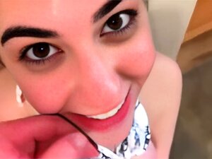 Notre salope préférée gifle le visage