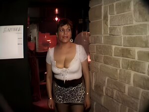 Maman anale brune MATURE FRANÇAISE n26 partouze en club