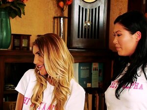 Twistys - Blues de la sororité Partie 1 - August Ames