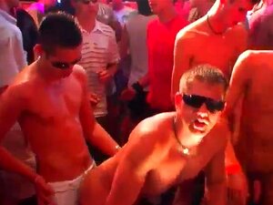 Fête gay avec des saucisses mignonnes, la soirée Dirty Disco atteint