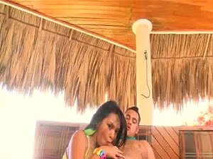 Bombe latina amateur baise 12