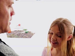 Petite coquine, Coco Lovelock doit se faire divertir par le gros