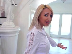 Le beau-fils vient de juvie. Il dit à sa belle-mère MILF blonde