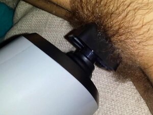 Asn se masturbe avec un vibro