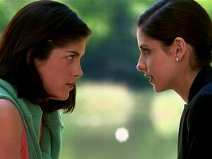 Sarah Michelle Gellar sexy - Cruel Intentions - 1999. Le clip a été