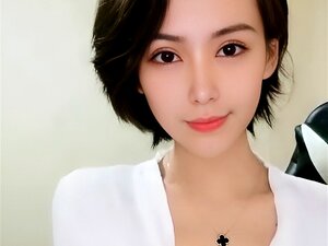 Masturbation strip-tease amateur asiatique sur webcam