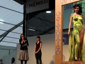 Bodypaint Fashionshow Nude Show Prague,