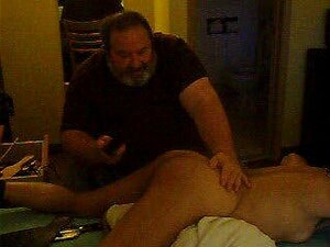 Fessée par beau-papa Howard