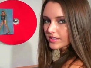 Quim taillé et fétichisme des pieds. Une nana en collants