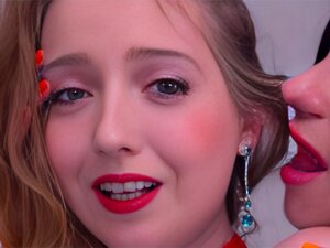 Essayez le fisting anal - Rouge à lèvres et fisting anal. Une