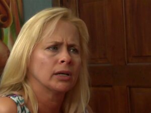 GirlfriendsFilms Lost Cutie sur Friends Mom