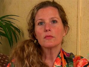 Magnolia est une femme poilue de couleur