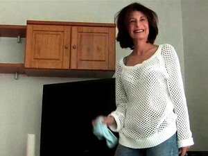 Il y a quelque chose de si sexy dans les femmes de ménage