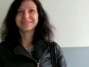 PublicAgent Tourist bangs pour de l'argent en public