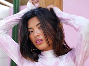Découvrez le charme séduisant de la beauté asiatique envoûtante de