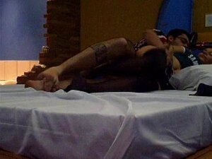 Blonde brésilienne chevauche dans un motel