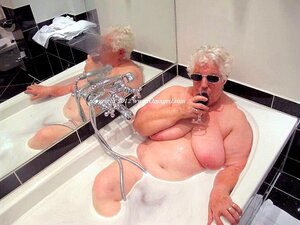 Granny titis avec de grosses chattes choisit une compilation. Gros