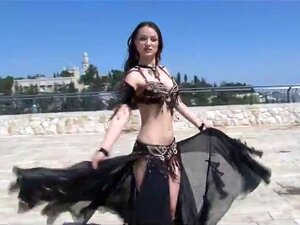 Découvrez le plus sensuel des danses du ventre qui vous laissera sans