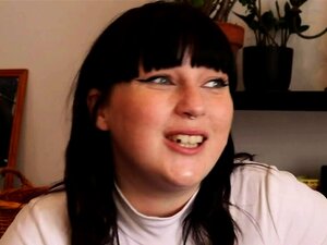 Baiser en regardant du porno et en parlant des autres