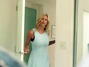 Alexis Fawx s'occupe de sa belle-fille Yhivi après qu'elle ait eu le